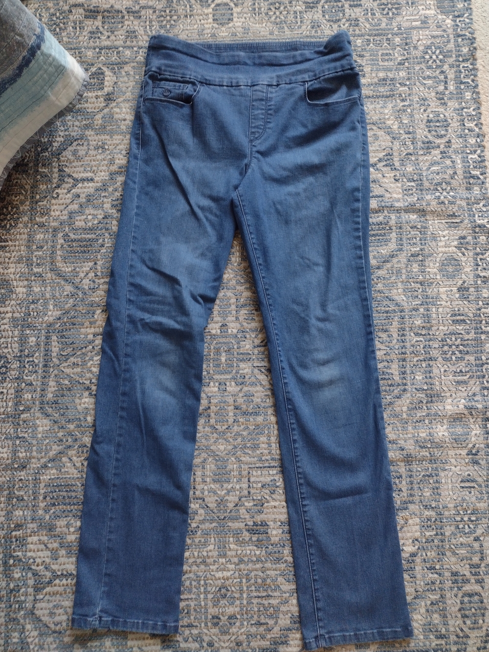 3for $15! Gloria Vanderbilt Classic Pull-on Straight-Leg Jeans in Mid Blue